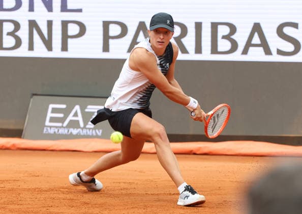 May 13, 2026, Rome, Lazio, Italy: IGA SWIATEK of Poland during the match against J. Pegula of USA in the quarterfinals of tennis tournament WTA, Tennis Damen 1000 Internazionali BNL Dâ€⠢Italia, Rome, Italy. Swiatek won 6:1, 6:2. Tennis 2026, WTA Italian Open: Iga Swiatek 6:1, 6:2 - ZUMAc278 20260513_zsp_c278_032 Copyright: xMarcinxCholewinskix