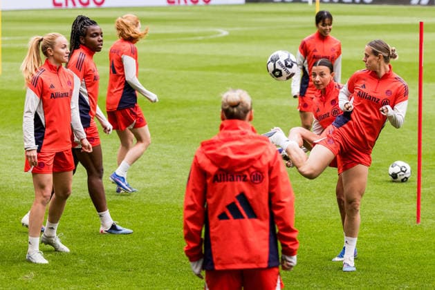 Final training FC Bayern Munich 13 05 2026 Arianna Caruso FC Bayern Munich, 27 and Klara Bühl FC Bayern Munich, 17 fight for the ball DFB Cup 46 Womens Final, VfL Wolfsburg FC Bayern Munich, Final training FC Bayern Munich, Cologne, RheinEnergiestadion on 13 05 2026 Copyright: xBEAUTIFULxSPORTS Wunderlx