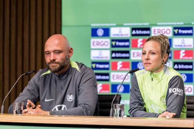 Press Conference 46 DFB Cup Final Women 13 05 2026 Stephan Lerch Coach VfL Wolfsburg and Svenja Huth VfL Wolfsburg 10 during the Press Conference DFB Cup 46 Final Women, VfL Wolfsburg FC Bayern Munich, Press Conference, Cologne, RheinEnergiestadion on 13 05 2026 Copyright: xBEAUTIFULxSPORTS Wunderlx
