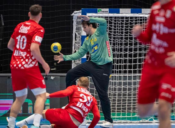 KRISTIANSTAD 2026 05 13 Sweden s goalkeeper Marko Roganovic saves during Wednesday s international handball match between Sweden and Croatia in Kristianstad Arena KRISTIANSTAD SWEDEN x50090x  Copyright: xJohanxNilssonx xTTx HANDBALL SWEDEN-CROATIA