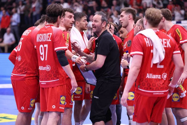 HANDBALL - IHF WC quali, AUT vs POL GRAZ,AUSTRIA,13.MAY.26 - HANDBALL - IHF World Championship, WM, Weltmeisterschaft 2027, European qualification, play off, OEHB international match, Länderspiel, Nationalmannschaft Austria vs Poland. Image shows team of Austria and head coach Iker Romero (Austria). GEPAxpictures xChrisxBauer