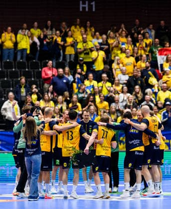 260513 Players of Sweden celebrates after the international friendly handball match between Sweden and Croatia on May 13, 2026 in Kristianstad Photo Petter Arvidson BILDBYRAN kod PA PA1213 handball handboll handball träningsmatch sverige sweden croatia friendly match sverige bbeng jubel sverige sweden celebrates  Copyright: PETTERxARVIDSON BB260513PA090