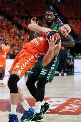 May 13, 2026, Valencia, Valencia, Spain: Matthew Costello of Valencia Basket and Mathias Lessort of Panathinaikos AKTOR Athens in action during the EuroLeague Play Off Game 5 match between Valencia Basket and Panathinaikos Aktor Athens at Roig Arena on May 13, 2026 in Valencia, Spain. Valencia Spain - ZUMAa181 20260513_zaa_a181_263 Copyright: xIrinaxR.xHipolitox