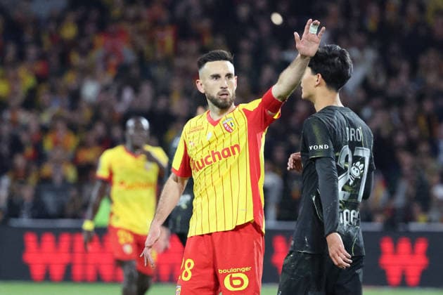 FOOTBALL : RC Lens vs Paris Saint-Germain - Ligue 1 J29 - 13 05 2026 Adrien THOMASSON (RC Lens) lors du match RC Lens vs Paris Saint-Germain, Ligue 1 J29, stade Bollaert-Delelis, le 13 mai 2026 - photo Laurent Sanson PsnewZ  Copyright: xLaurentxSANSONx xPsnewZx