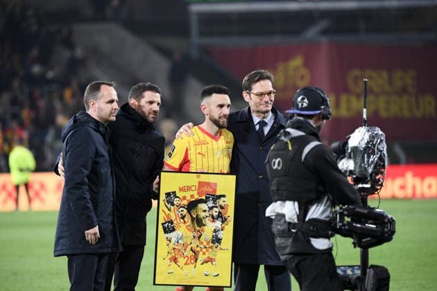 RC Lens v Paris Saint-Germain - Ligue 1 McDonald s 2025 2026 Benjamin PARROT (Directeur general Lens RCL) - Jean-Louis LECA - Joseph OUGHOURLIAN (President Lens RCL) - 28 Adrien THOMASSON (rcl) during the Ligue 1 McDonald s match between Lens and Paris at Stade Bollaert-Delelis on May 13, 2026 in Lens, France. Lens France  Copyright: xFEPx 776348352