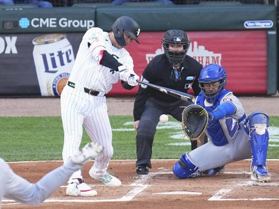 Baseball: Royals vs. White Sox Munetaka Murakami of the Chicago White Sox hits a single in the first inning of a baseball game against the Kansas City Royals at Rate Field in Chicago on May 13, 2026.  A14AA0005555096P