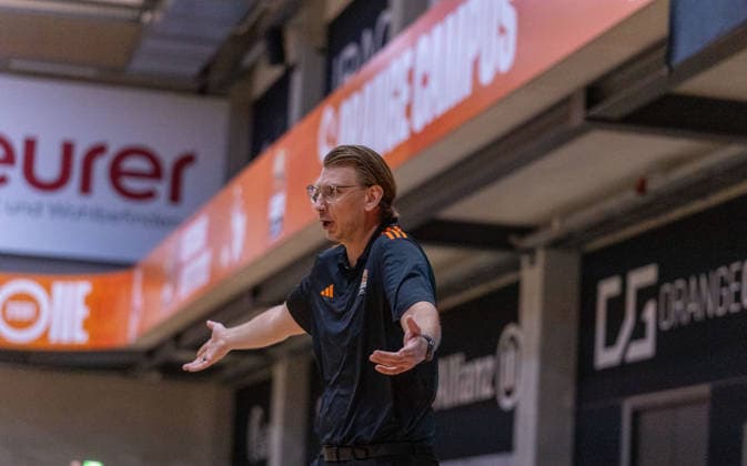 Florian Faab OrangeAcademy Ulm, Coach at Coaching OrangeAcademy Ulm vs ETB Miners Essen , Basketball,Barmer Basketball 2 Bundesliga ProB, Play Offs Final, Season 2025 2026, 13 05 2026, OrangeAcademy Ulm vs ETB Miners Essen , Basketball,Barmer Basketball 2 Bundesliga ProB, Play Offs Final, Season 2025 2026, 13 05 2026 New Ulm Copyright: xEibner-Pressefoto DavidexDixGiovx EP_DGI