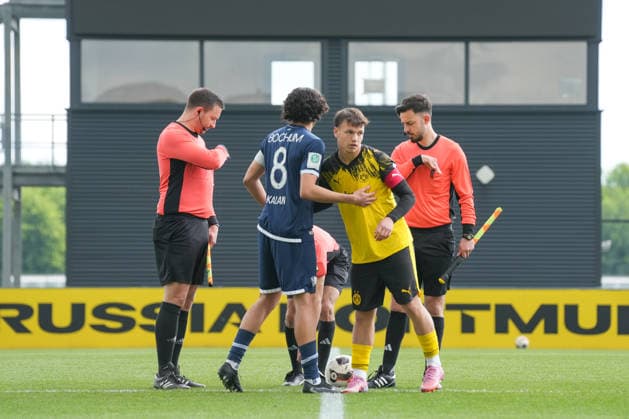Thursday, 14 05 2026 Season 2025 2026 Final U17 Westfalenpokal at BVB Fußballpark Hohenbuschei, Dortmund, Germany BV Borussia Dortmund U17 VfL Bochum U17 Welcome of the team captains Semih Kaymak BVB