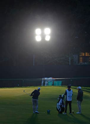 Chris Gabriele chips to the practice green before the start of the first round of the 2026 PGA, Golf Herren Championship at Aronimink Golf Club in Newtown Square, Pennsylvania, on Thursday, May 14, 2026.  PHI20260514801 LAURENCExKESTERSON