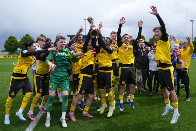 Thursday, 14 05 2026 Season 2025 2026 Final U17 Westfalenpokal at BVB Fußballpark Hohenbuschei, Dortmund, Germany BV Borussia Dortmund U17 VfL Bochum U17 BVB U17 celebrates winning the Westfalenpokal
