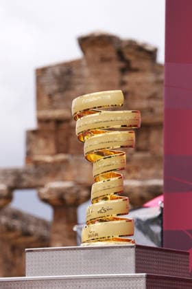 The trophy during Stage 6 of the Giro d™Italia, from Paestum to Naples, Italy, Thursday, May 14, 2026.  Copyright: xGianxMattiaxD Albertox xLaPressex