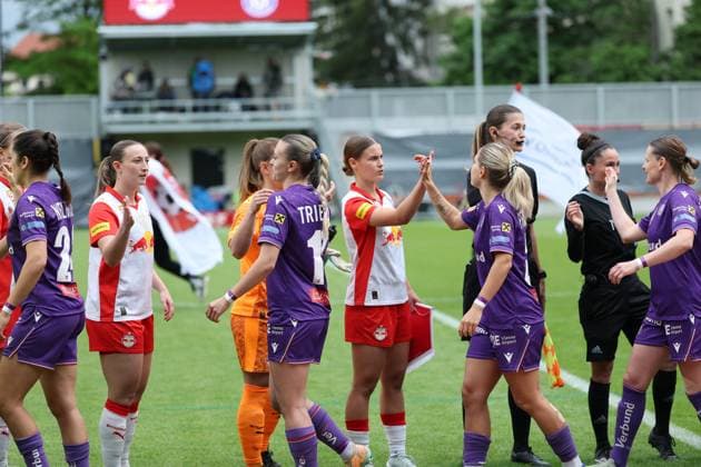 14.MAY.2026 - SOCCER - 2025-2026 ÖFB WOMEN S CUP 50.FINAL, FC Red Bull Salzburg vs FK Austria Wien two teams together pre-match ceremony greeting fans VIENNA VIENNA, AUSTRIA – Wiener Club-Stadion Wiener-Sport-Club-Stadion,Alszeile 19, 1170 Wien AUSTRIA
