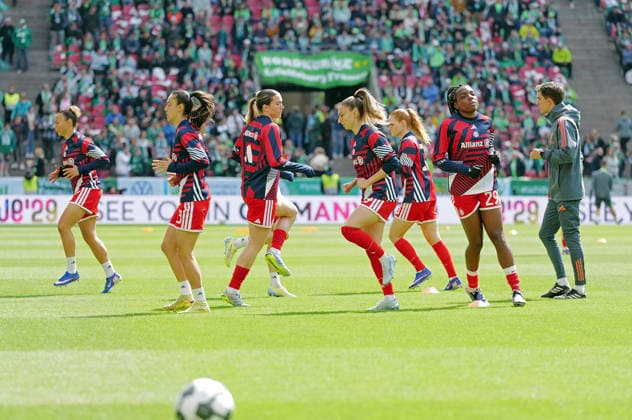 14 05 2026, xovx, Football, Womens DFB Cup Final, VfL Wolfsburg FC Bayern Munich The FC Bayern players warming up Cologne Rhein Energie Stadium North Rhine-Westphalia Germany EN