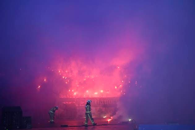 Royale Union Saint-Gilloise v RSC Anderlecht - Belgian Croky Cup Final BRUSSELS, BELGIUM - MAY 14 : Supporters and fans of RSC Anderlecht light on fireworks, bengal fire and pyrotechnic articles in the tribune during the Belgian Croky Cup final match between Royale Union Saint-Gilloise and RSC Anderlecht on May 14, 2026 in Brussels, Belgium, 14 05 2026 Brussels Belgium  Copyright: xNicoxVereeckenx