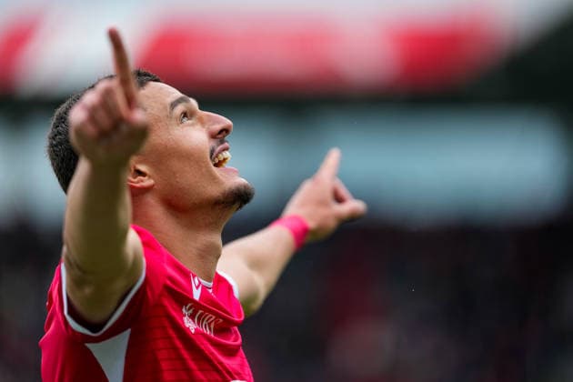 Schweiz: Brack Super League 2025 26, FC Thun vs BSC Young Boys - Stockhorn Arena, Thun: Elmin Rastoder (74 THU) jubelt nach seinem Tor zum 1:1 Thun Stockhorn Arena Bern Schweiz *** Switzerland Brack Super League 2025 26, FC Thun vs BSC Young Boys Stockhorn Arena, Thun Elmin Rastoder 74 THU celebrates after his goal for 1 1 Thun Stockhorn Arena Bern Switzerland Copyright: xKjetilxWaberx