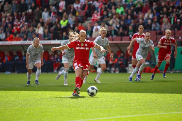 14 05 2026, GER, Football, Women, DFB Cup, Final, Season 2025 2026, VfL Wolfsburg FC Bayern Munich Gerogia Stanway Bayern scores the goal for 0 1 Cologne RheinEnergieSTADION North Rhine-Westphalia Germany Copyright: xAdrianxSchlüterx