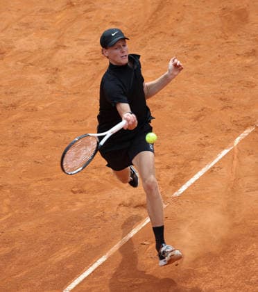 (260514) -- ROME, May 14, 2026 -- Jannik Sinner hits a return during the men s singles quarterfinal match between Jannik Sinner of Italy and Andrey Rublev of Russia at the ATP, Tennis Herren Italian Open in Rome, Italy, May 14, 2026. ) (SP)ITALY-ROME-TENNIS-ATP-ITALIAN OPEN-MEN S SINGLES-QUARTERFINAL LixJing 