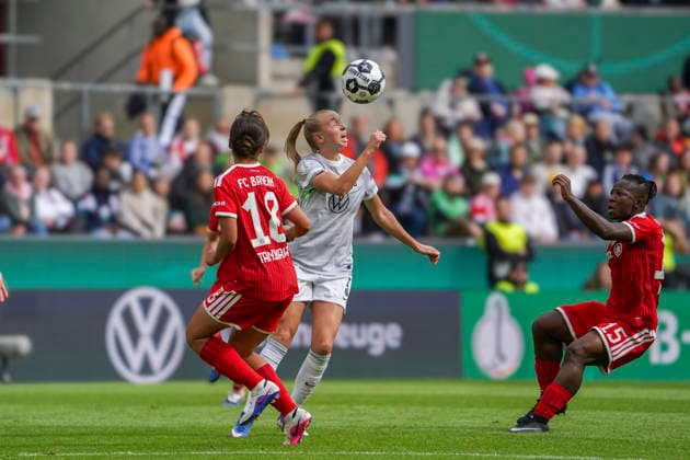Germany Football DFB Cup Women 2025 2026, Final VfL Wolfsburg vs Bayern Munich RheinEnergieStadion Cologne on the ball Ella Peddemors VfL Wolfsburg Women, 5 Momoko Tanikawa FC Bayern Munich Women, 18 Cologne Copyright: xAymanxAlahmedx