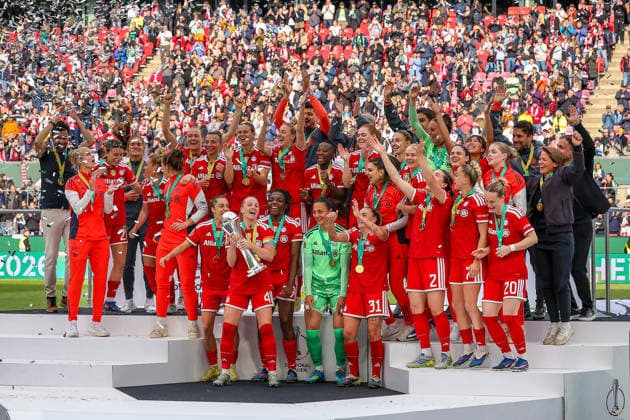 2026 05 14, xkwix, Football, Final DFB Cup Women, VfL Wolfsburg FC Bayern Munich, Season 2025 2026, Rhein Energie Stadium in Cologne The cup winners cheer with the cup in their hands DFB regulations prohibit any use of photographs as image sequences and or quasi video Photo xKamilxWilkowskixPressefotoKochx Nordrhein Westfalen Germany