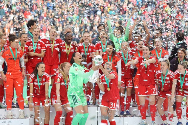 Bayern gewinnt DFB Pokal , DFB-Pokal der Frauen Finale VfL Wolfsburg-Bayern München , Fußball , Bundesliga Frauen , in dem RheinEnergieSTADION , in Köln , Nordrhein-Westfalen , Deutschland. Mai. 14 , 2026 . Photo by: Davide Elias IPA Photo Pressefoto DENL Copyright: xDavidexEliasx
