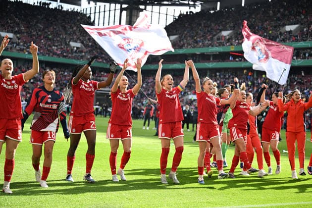 14 05 2026, xophax, Soccer , Women DFB Cup Final 25 26 Rhein Energie Stadion Köln VFL Wolfsburg vs Bayern Munich Bayern Munich celebrates with the fans in the stadium Koeln