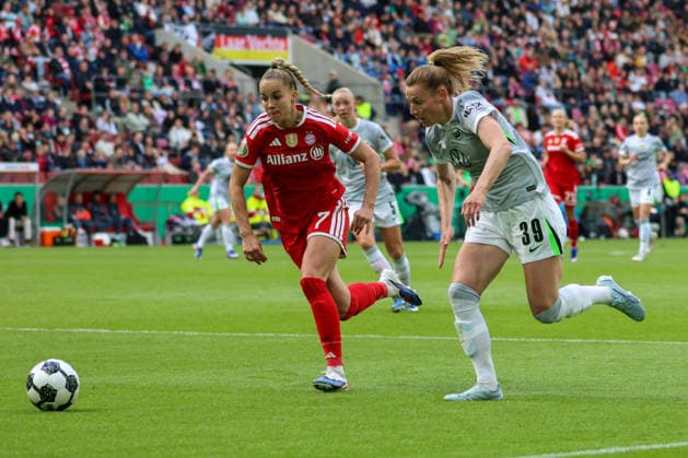 Cologne, Germany 14 May 2026 46 DFB Cup Womens Final 2026 VfL Wolfsburg Women vs FC Bayern Munich Women In the picture from left in the duel Giulia Gwinn FCB and Sarai Linder VfL Copyright: HMBxMedia MadeleinexFantini