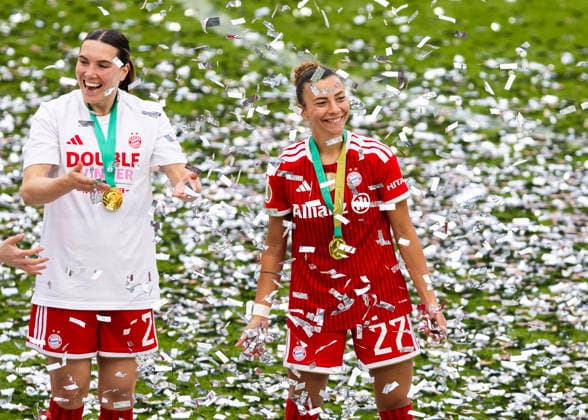 Koeln, RheinEnergieStadion, 14 05 2026 Arianne Caruso of Muenchen re celebrates the win of the cup during the DFB cup final VFL Wolfsburg v FC Bayern Muenchen