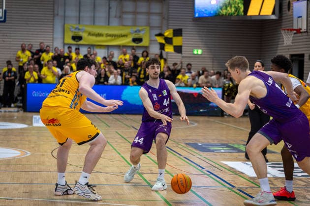 Nicolas Bretzel Bozic Estriche Knights Kirchheim, 21 Julius Boehmer BG Goettingen, 44 GER, Bozic Estriche Knights Kirchheim vs BG Goettingen, BARMER 2 Basketball Bundesliga, Playoffs Game 4, Season 2025 2026, 14 05 2026 GER, Bozic Estriche Knights Kirchheim vs BG Goettingen, BARMER 2 Basketball Bundesliga, Playoffs Game 4, Season 2025 2026, 14 05 2026 Goeppingen Copyright: xEibner-Pressefoto NinaxSanderx EP_NSR