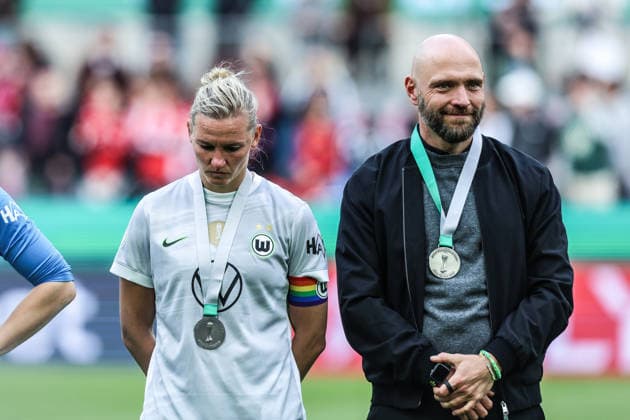 Sport, Football, DFB Pokal Women Season 2025 2026 Final VfL Wolfsburg FC Bayern Munich 14 05 2026, RheinEnergieSTADION Alexandra Popp VfL Wolfsburg, 11 Stephan Lerch Coach VfL Wolfsburg Cologne RheinEnergieSTADION North Rhine-Westphalia Germany