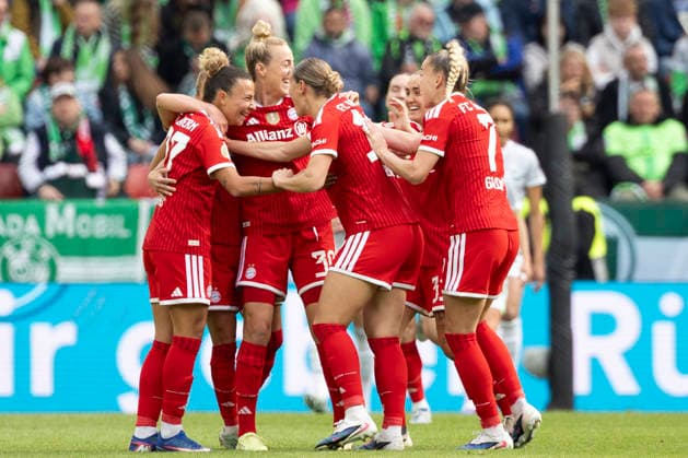 Arianna CARUSO M 27, left cheers after her goal to 0 4 together with Carolin SIMON M 30, middle left , cheers, joy, laughter DFB Pokal der Frauen Finale 2026, VfL Wolfsburg WOB FC Bayern Muenchen M , final score 0 4, am 14 05 2026 in Koeln Germany DFB regulations prohibit any use of photographs as image sequences and or quasi video Â