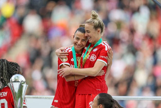 GER, Cologne, Vfl Wolfsburg vs FC Bayern Munich, DFB Cup Women, Football, DFB, Season 2025 2026, Rhein Energie Stadion, Final in picture Arianna Caruso Bayern Munich 27 , Carolin Simon Bayern Munich 30 , Joy, Emotions after the victory in the DFB Cup Final Women DFB DFL REGULATIONS PROHIBIT ANY USE OF PHOTOGRAPHS AS IMAGE SEQUENCES AND OR QUASI VIDEO, 14 05 2026 Copyright: HMBxMedia HendrikxHamelau