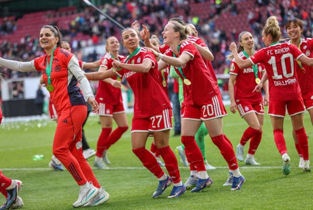 GER, Cologne, Vfl Wolfsburg vs FC Bayern Munich, DFB Cup Women, Football, DFB, Season 2025 2026, Rhein Energie Stadion, Final in picture Joy, Emotions after the victory in the DFB Cup Womens Final, Bayern Munich Women win 4 0 by goals, Cup, Team DFB DFL REGULATIONS PROHIBIT ANY USE OF PHOTOGRAPHS AS IMAGE SEQUENCES AND OR QUASI VIDEO, 14 05 2026 Copyright: HMBxMedia HendrikxHamelau