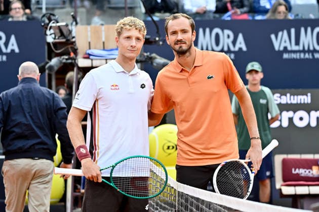 Foto IPP Cavaliere Emiliano. Roma 14 05 2026. Tennis Internazionali d Italia 2026. Nella foto: Martin Landaluce e Daniil Medvedev. Italy Photo Press - World Copyright italy ITALY  Copyright: xR4924_italyphotopressx