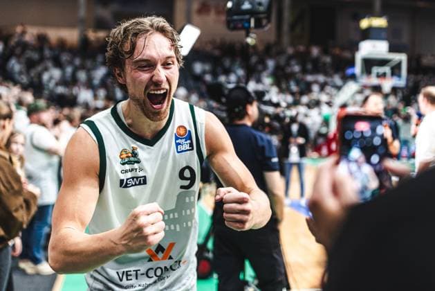 Marco Hollersbacher (Gladiators Trier) jubelt, Vet Concept Gladiators Trier vs Rostock Seawolves, Basketball, easyCredit BBL, Play Ins, Saison 2025 2026, 14.05.2026 Vet Concept Gladiators Trier vs Rostock Seawolves, Basketball, easyCredit BBL, Play Ins, Saison 2025 2026, 14.05.2026 *** Marco Hollersbacher Gladiators Trier cheers, Vet Concept Gladiators Trier vs Rostock Seawolves, Basketball, easyCredit BBL, Play Ins, Season 2025 2026, 14 05 2026 Vet Concept Gladiators Trier vs Rostock Seawolves, Basketball, easyCredit BBL, Play Ins, Season 2025 2026, 14 05 2026 Copyright: xEibner-Pressefoto AlexanderxNeisx EP_ANS