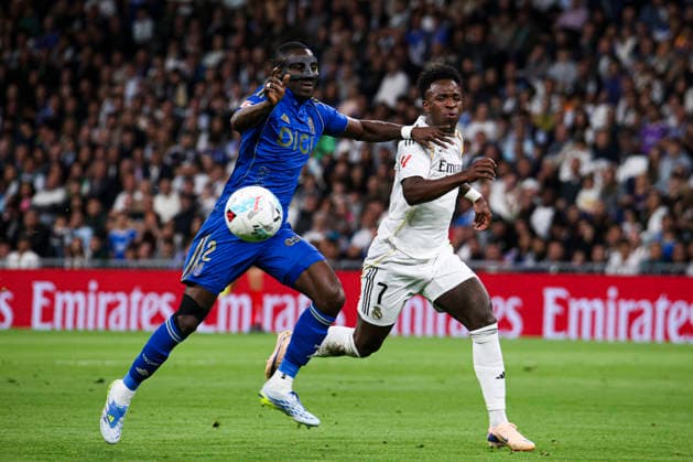 Real Madrid CF vs. Real Oviedo, on the 36th matchday of the 2025 26 Spanish First Division May 14, 2026, Madrid, Spain: Vinicius Junior ius defended by Baily Spanish championship LaLiga football match between Real Madrid CF and Real Oviedo on 14 May 2026 at Estadio Santiago Bernabeu in Madrid, Spain. Madrid, Spain Madrid Madrid Spain *** Real Madrid CF vs Real Oviedo, on the 36th matchday of the 2025 26 Spanish First Division May 14, 2026, Madrid, Spain Vinicius Junior ius defended by Baily Spanish championship LaLiga football match between Real Madrid CF and Real Oviedo on 14 May 2026 at Estadio Santiago Bernabeu in Madrid, Spain Madrid, Spain Madrid Madrid Madrid Spain Copyright: xAlejandroxMatiasx