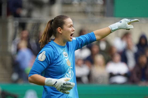 Women Soccer, DFB Pokal Season 2025 2026, Women DFB Pokal Final VfL Wolfsburg vs FC Bayern Munich, 14 05 2026, Rheinenergiestadion Köln Stina Johannes TW VfL Wolfsburg Action Single Image