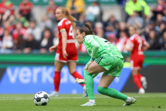 Goalkeeper Ena Mahmutovic FC Bayern Munich in action, on the ball, individual action during the Women s DFB Cup Final 2026 match between VfL Wolfsburg and FC Bayern Munich at RheinEnergieStadion on May 14, 2026 in Cologne, Germany Photo by Oliver Kaelke DeFodi Images Goalkeeper Ena Mahmutovic FC Bayern München controls the ball during the Women s DFB Cup Final 2026 match between VfL Wolfsburg and FC Bayern München at RheinEnergieStadion on May 14, 2026 in Cologne, Germany Photo by Oliver Kaelke DeFodi Images Photo by Oliver Kaelke DeFodi Images