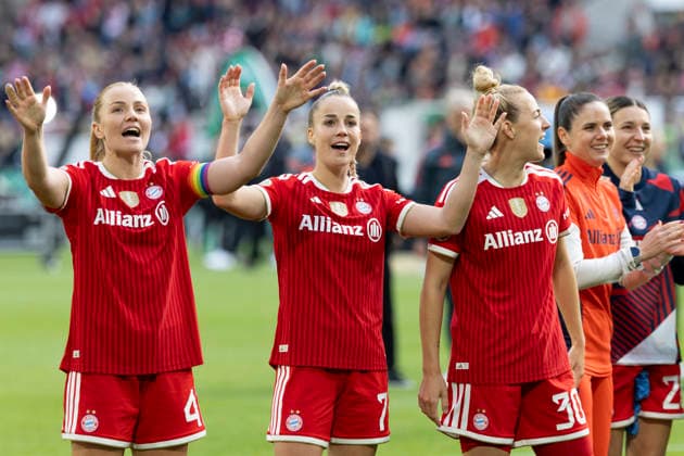 Glodis Perla VIGGOSDOTTIR M 4, left , Giulia GWINN M 7, mi and Carolin SIMON M 30, right are happy about the cup victory Joy, laughter, jubilation DFB Pokal der Frauen Finale 2026, VfL Wolfsburg WOB FC Bayern Muenchen M , final score 0 4, am 14 05 2026 in Koeln Germany DFB regulations prohibit any use of photographs as image sequences and or quasi video Â