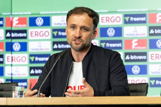 Coach Jose BARCALA M, mi at the press conference, friendly, portrait, portraet, single image DFB Pokal der Frauen Finale 2026, VfL Wolfsburg WOB FC Bayern Muenchen M , final score 0 4, am 14 05 2026 in Koeln Germany DFB regulations prohibit any use of photographs as image sequences and or quasi video Â