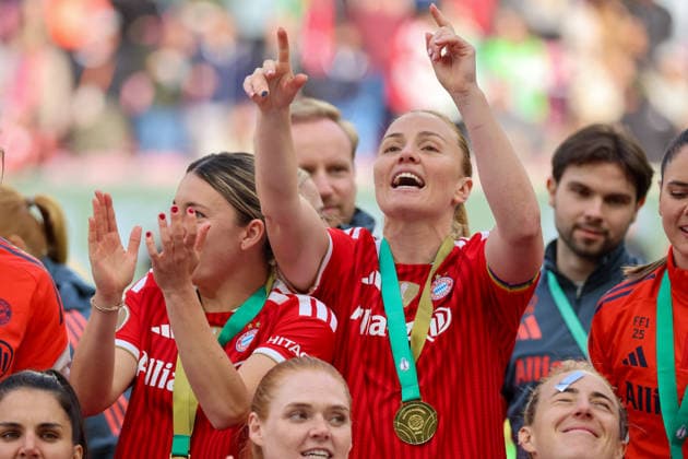 Cologne, Germany 14 May 2026 46 DFB Cup Final Women 2026 VfL Wolfsburg Women vs FC Bayern Munich Women In the picture from left Barbara Dunst FCB , Glodis Perla Viggosdottir FCB cheer after winning the DFB Cup Final in Cologne Copyright: HMBxMedia MadeleinexFantini