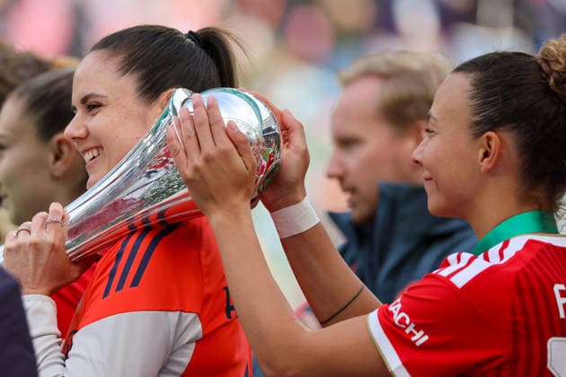 Cologne, Germany 14 May 2026 46 DFB Cup Final Women 2026 VfL Wolfsburg Women vs FC Bayern Munich Women In the picture from left Sarah Zadrazil FCB and Arianna Caruso FCB cheer after winning the DFB Cup Final in Cologne Copyright: HMBxMedia MadeleinexFantini