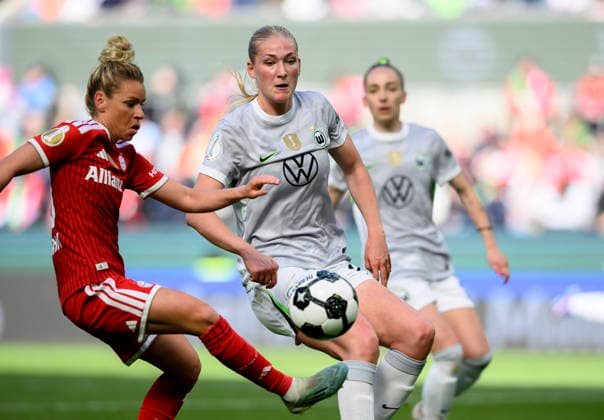 l r Linda DALLMANN M , Camilla KUEVER KÜVER WOB action, duel DFB Pokal der Frauen Finale 2026, VfL Wolfsburg WOB FC Bayern Muenchen M 0 4, am 14 05 2026 in Koeln Germany DFB regulations prohibit any use of photographs as image sequences and or quasi video Â