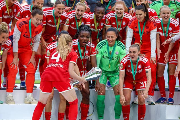 2026 05 14, xsscx, Football, Final DFB Cup Women, VfL Wolfsburg FC Bayern Munich, Season 2025 2026, Rhein Energie Stadium in Cologne The FC Bayern Munich team celebrates their victory in the DFB Cup Final with Glodis Perla Viggosdottir FC Bayern Munich 4 , Edna Imade FC Bayern München 29 , Maria Luisa Grohs FC Bayern München 1 , Georgia Stanway FC Bayern München 31 DFB regulations prohibit any use of photographs as image sequences and or quasi video Photo xSandraxScherningxPressefotoKochx Nordrhein Westfalen Germany
