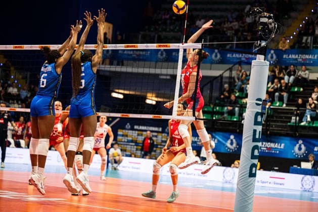 VOLLEY - Amichevole - BPER Test Match - Italy Women vs France Women Photo by IPA ABACAPRESS.COM84697449 - Danila Marchesini and Merit Adigwe (ITA) blocking - BPER Test Match - Italy Women vs France Women. Biella Forum in Biella, Italy on May 14 2026. Biella Italy  Copyright: xIPAxSport ABACAx