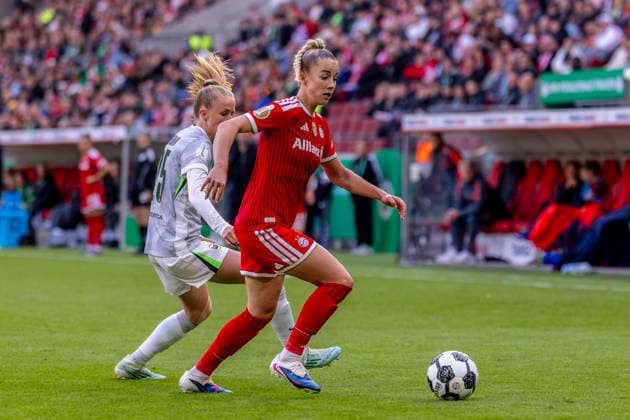 Cologne, Germany 14 May 2025 DFB Pokal Women 2025 2026 Final VfL Wolfsburg vs FC Bayern Munich Pictured from left in duel Vivien Endemann VfL and Giulia Gwinn FCB DFB regulations prohibit any use of photographs as image sequences and or quasi video RheinEnergieStadion Nordrhein Westfalen Copyright: xFotostandx xSchäferx