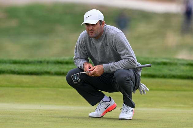 NEWTON SQUARE, PA - MAY 14: Scottie Scheffler of United States of America lines up his shot during round one of the 2026 PGA, Golf Herren Championship on May 14th, 2026 at Aronimink Golf Club in Newtown Square, PA.(Photo by Terence Lewis Icon Sportswire) GOLF: MAY 14 PGA PGA Championship EDITORIAL USE ONLY Icon260514044