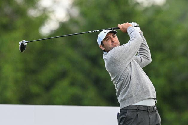 NEWTON SQUARE, PA - MAY 14: Scottie Scheffler of United States of America hits the ball during round one of the 2026 PGA, Golf Herren Championship on May 14th, 2026 at Aronimink Golf Club in Newtown Square, PA.(Photo by Terence Lewis Icon Sportswire) GOLF: MAY 14 PGA PGA Championship EDITORIAL USE ONLY Icon260514064
