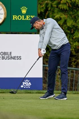 NEWTON SQUARE, PA - MAY 14: Justin Rose of England hits the ball during round one of the 2026 PGA, Golf Herren Championship on May 14th, 2026 at Aronimink Golf Club in Newtown Square, PA.(Photo by Terence Lewis Icon Sportswire) GOLF: MAY 14 PGA PGA Championship EDITORIAL USE ONLY Icon260514092