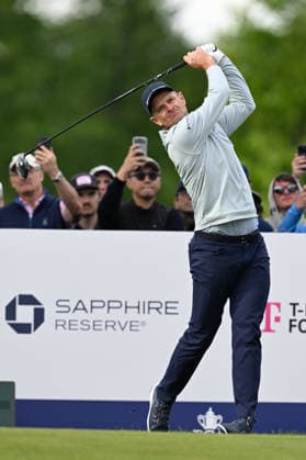 NEWTON SQUARE, PA - MAY 14: Justin Rose of England hits the ball during round one of the 2026 PGA, Golf Herren Championship on May 14th, 2026 at Aronimink Golf Club in Newtown Square, PA.(Photo by Terence Lewis Icon Sportswire) GOLF: MAY 14 PGA PGA Championship EDITORIAL USE ONLY Icon260514118