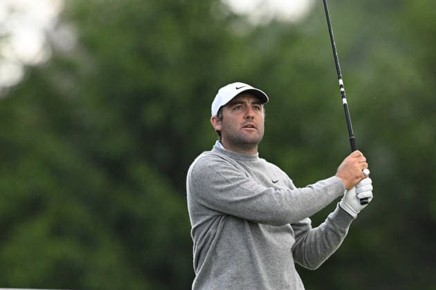 NEWTON SQUARE, PA - MAY 14: Scottie Scheffler of United States of America hits the ball during round one of the 2026 PGA, Golf Herren Championship on May 14th, 2026 at Aronimink Golf Club in Newtown Square, PA.(Photo by Terence Lewis Icon Sportswire) GOLF: MAY 14 PGA PGA Championship EDITORIAL USE ONLY Icon260514129